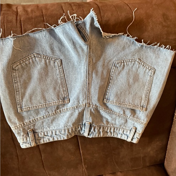 Cloud Ten Jean shorts. Crystal embellishments. NWT. Super cute! Size medium - Picture 5 of 14